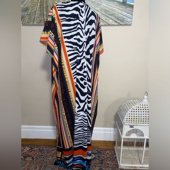 Zebra abstract caftan/swimsuit cover-up-size XL - Picture 3 of 6